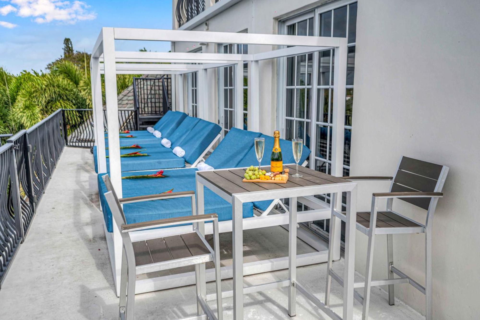 The Modern Castle Canal View Access Rooftop Living Greenhouse Vlllas Форт-Лодердейл Экстерьер фото